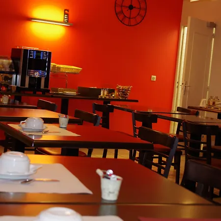 The Originals City, Le Savoy,